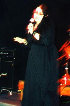 Christiane sings